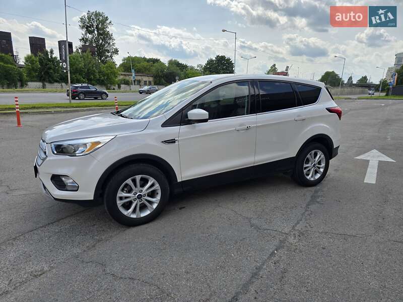 Внедорожник / Кроссовер Ford Escape 2019 в Львове