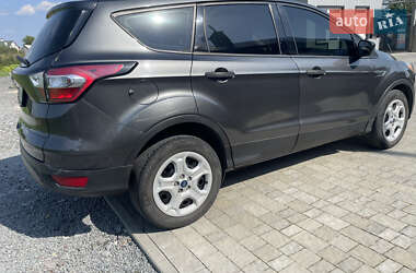 Внедорожник / Кроссовер Ford Escape 2018 в 