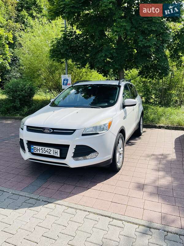 Внедорожник / Кроссовер Ford Escape 2014 в Белгороде-Днестровском