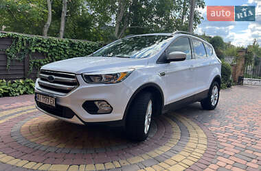Внедорожник / Кроссовер Ford Escape 2018 в 