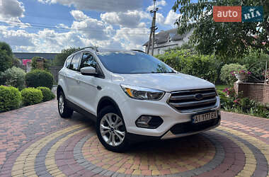 Внедорожник / Кроссовер Ford Escape 2018 в 