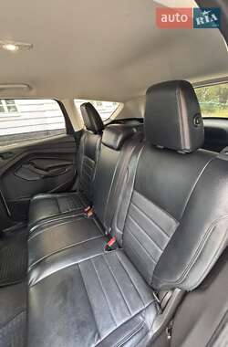 Внедорожник / Кроссовер Ford Escape 2014 в 