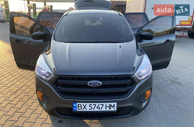 Внедорожник / Кроссовер Ford Escape 2018 в 