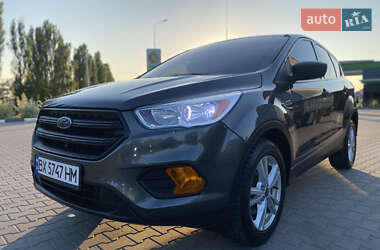 Внедорожник / Кроссовер Ford Escape 2018 в 