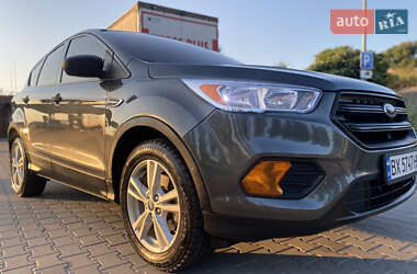 Внедорожник / Кроссовер Ford Escape 2018 в 