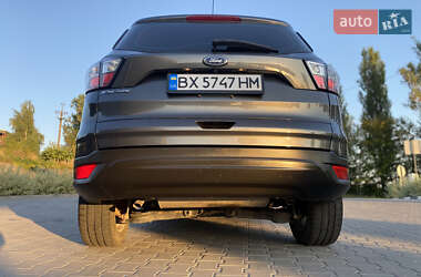 Внедорожник / Кроссовер Ford Escape 2018 в 
