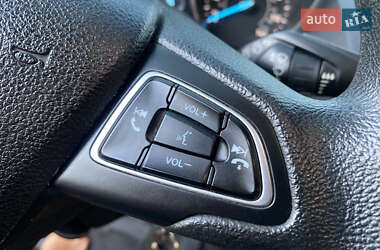 Внедорожник / Кроссовер Ford Escape 2018 в 