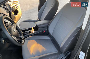 Внедорожник / Кроссовер Ford Escape 2018 в 