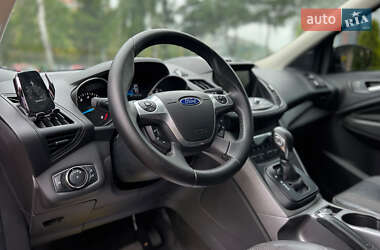Внедорожник / Кроссовер Ford Escape 2014 в 