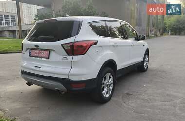 Внедорожник / Кроссовер Ford Escape 2019 в 