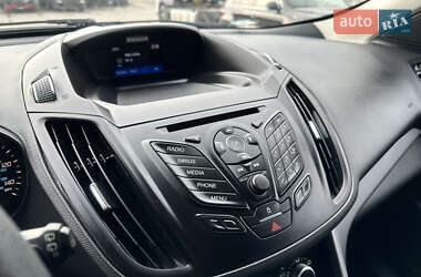 Внедорожник / Кроссовер Ford Escape 2016 в 