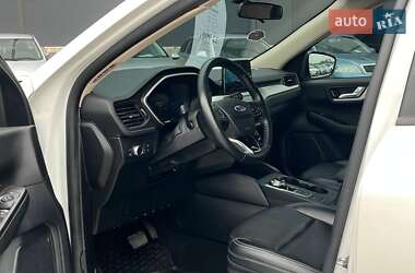 Позашляховик / Кросовер Ford Escape 2020 в 