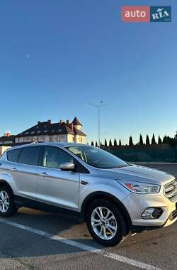 Внедорожник / Кроссовер Ford Escape 2018 в Львове