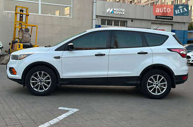 Внедорожник / Кроссовер Ford Escape 2017 в 