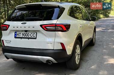 Внедорожник / Кроссовер Ford Escape 2023 в 