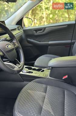 Внедорожник / Кроссовер Ford Escape 2023 в 