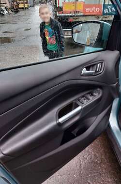 Внедорожник / Кроссовер Ford Escape 2013 в 