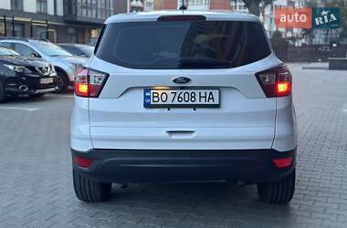 Внедорожник / Кроссовер Ford Escape 2016 в 
