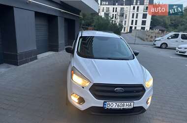 Внедорожник / Кроссовер Ford Escape 2016 в 