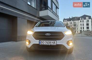 Внедорожник / Кроссовер Ford Escape 2016 в 