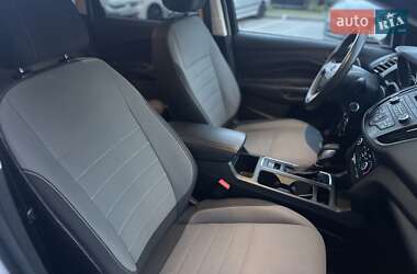 Внедорожник / Кроссовер Ford Escape 2016 в 