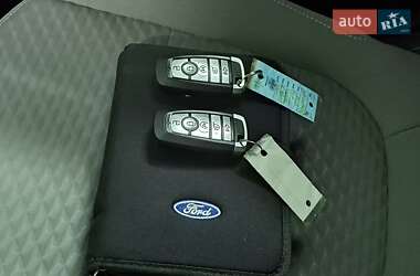 Внедорожник / Кроссовер Ford Escape 2022 в 