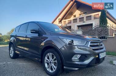Позашляховик / Кросовер Ford Escape 2017 в Івано-Франківську