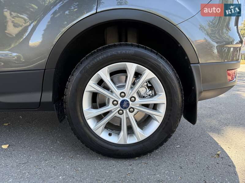 Внедорожник / Кроссовер Ford Escape 2018 в Тернополе