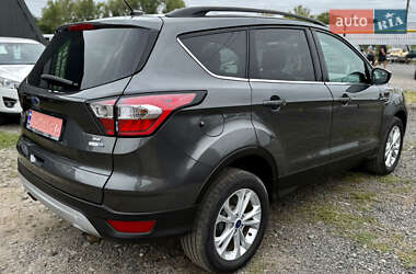 Внедорожник / Кроссовер Ford Escape 2018 в 