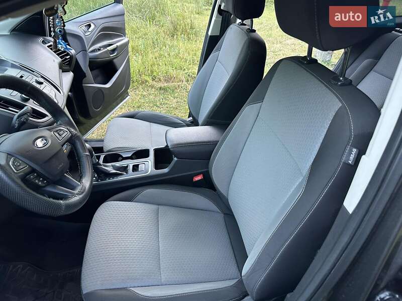 Внедорожник / Кроссовер Ford Escape 2017 в Поляне