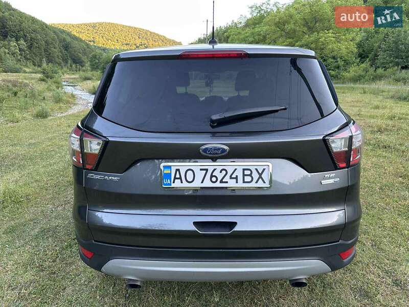 Внедорожник / Кроссовер Ford Escape 2017 в Поляне