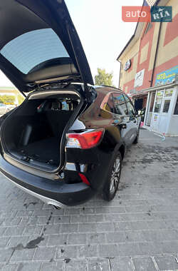 Внедорожник / Кроссовер Ford Escape 2021 в 