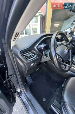 Внедорожник / Кроссовер Ford Escape 2021 в 