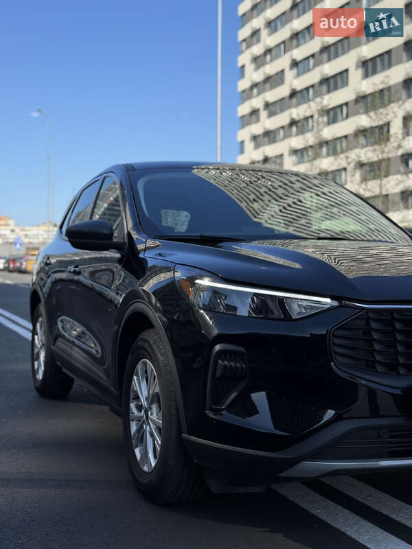 Внедорожник / Кроссовер Ford Escape 2023 в Киеве