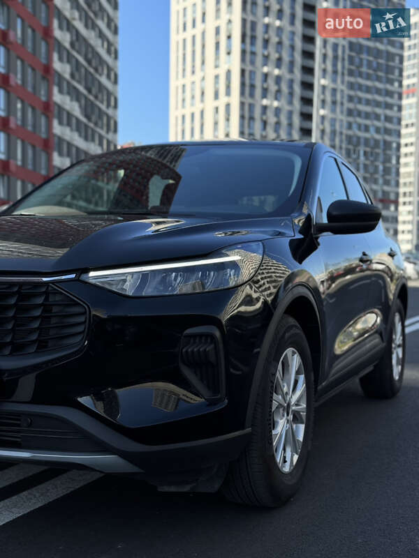 Внедорожник / Кроссовер Ford Escape 2023 в Киеве