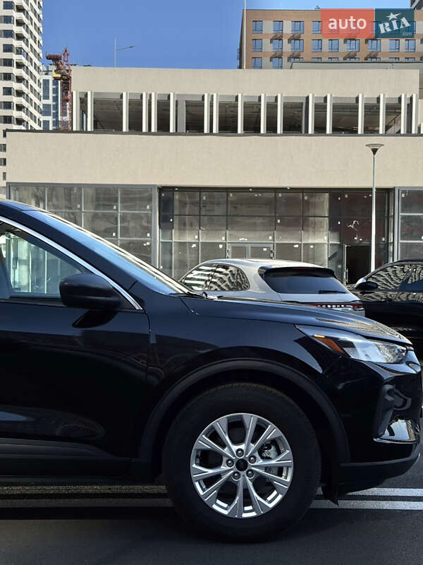 Внедорожник / Кроссовер Ford Escape 2023 в Киеве