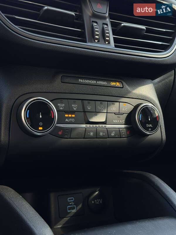 Внедорожник / Кроссовер Ford Escape 2023 в Киеве