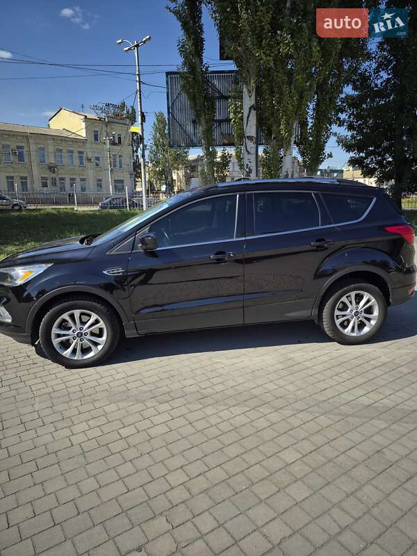 Внедорожник / Кроссовер Ford Escape 2019 в Запорожье