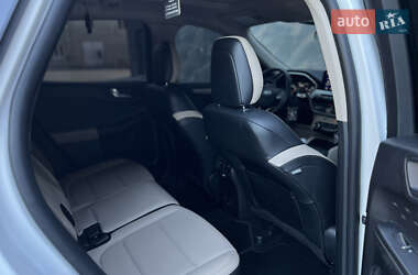 Внедорожник / Кроссовер Ford Escape 2019 в 