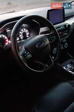 Внедорожник / Кроссовер Ford Escape 2020 в 