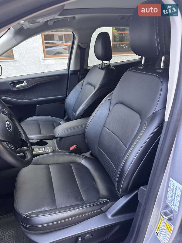 Внедорожник / Кроссовер Ford Escape 2020 в Киеве