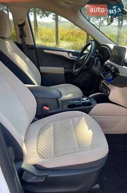 Позашляховик / Кросовер Ford Escape 2019 в 