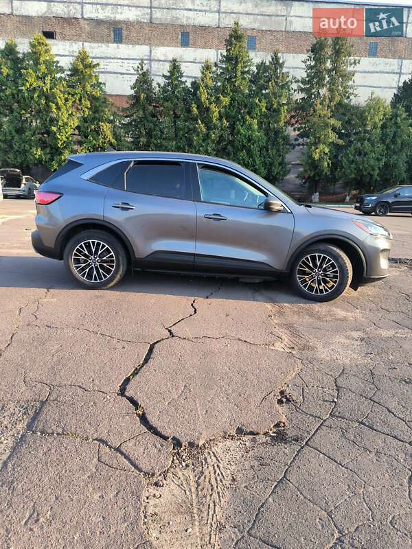 Позашляховик / Кросовер Ford Escape 2022 в Києві