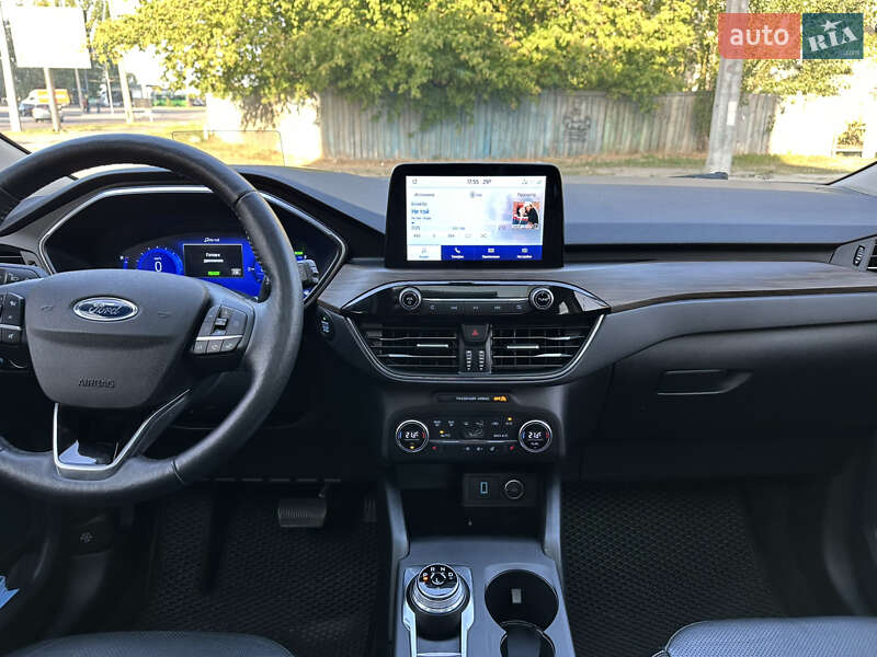 Внедорожник / Кроссовер Ford Escape 2020 в Черкассах