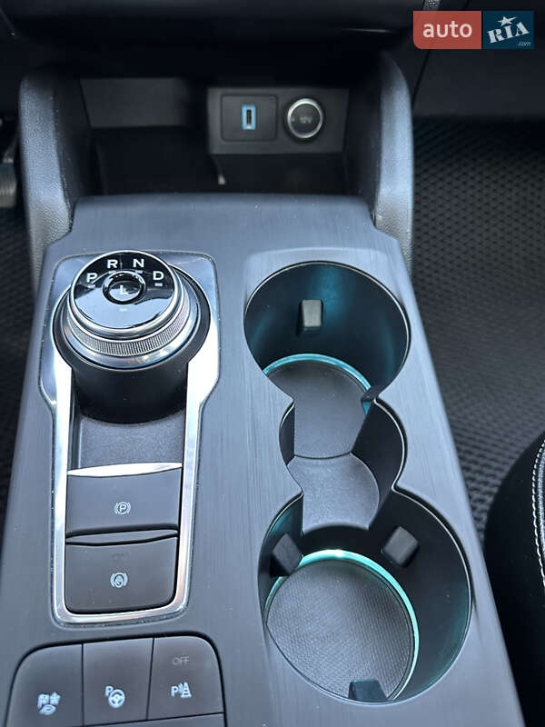 Внедорожник / Кроссовер Ford Escape 2020 в Черкассах