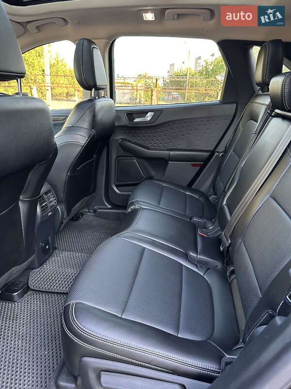 Внедорожник / Кроссовер Ford Escape 2020 в Черкассах