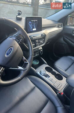 Внедорожник / Кроссовер Ford Escape 2022 в 