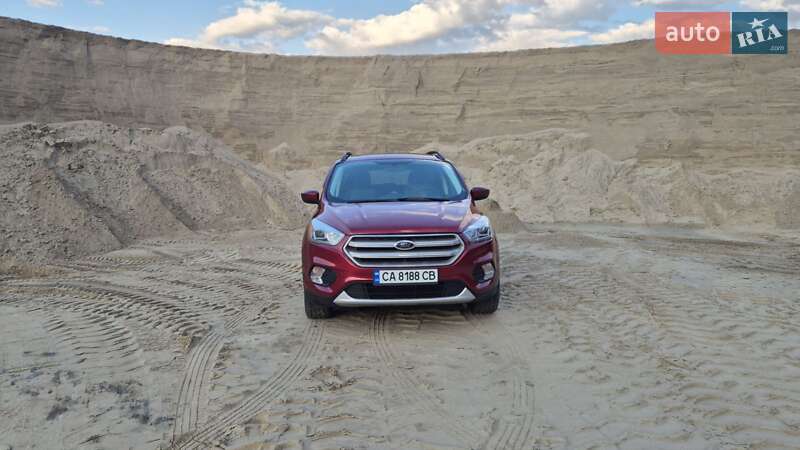 Внедорожник / Кроссовер Ford Escape 2018 в Днепре