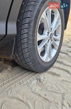 Внедорожник / Кроссовер Ford Escape 2018 в Днепре