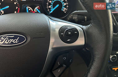 Внедорожник / Кроссовер Ford Escape 2014 в 
